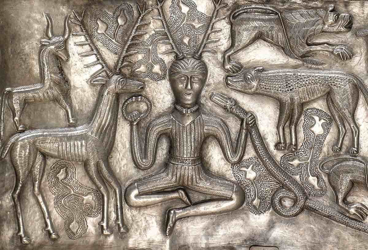 Gundestrup cauldron celtic god cc by 3.0