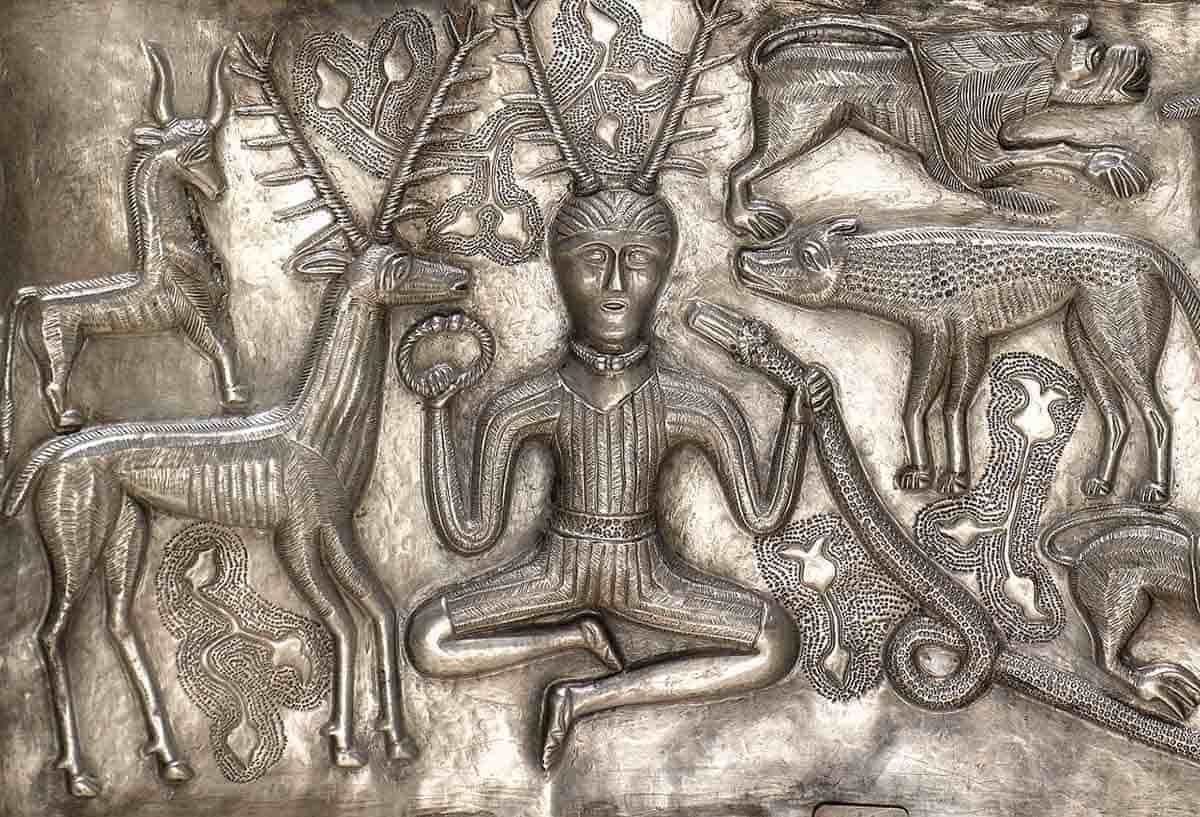 Gundestrup cauldron celtic god cc by 3.0