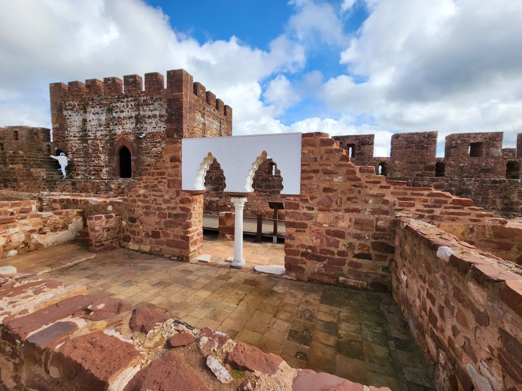 Archaeological remains of the Palace of Balconies. Source: Visit Algarve