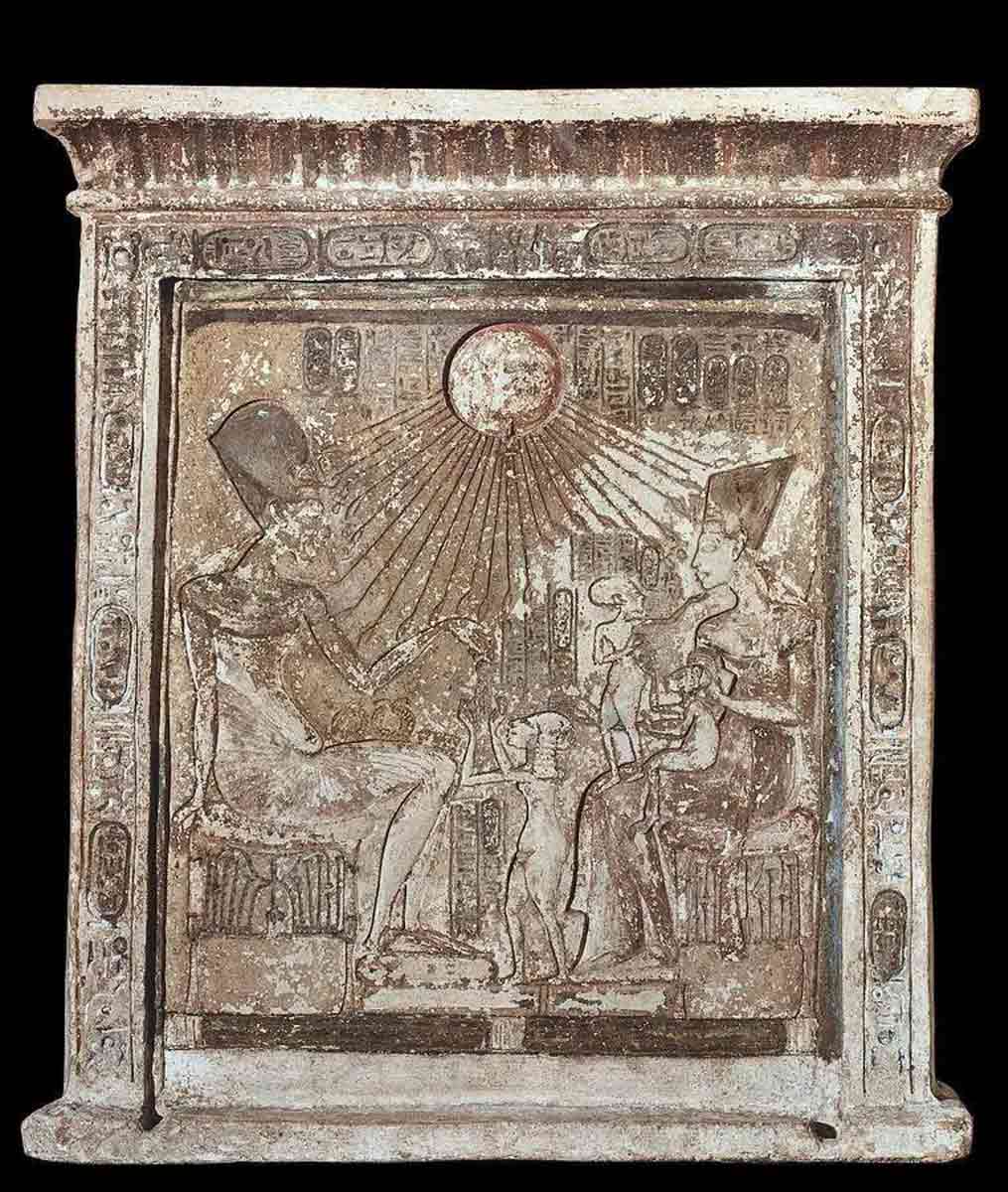 Stele of Akhenaten and his family