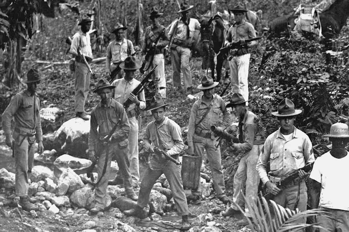 US Marines search Haitian rebels