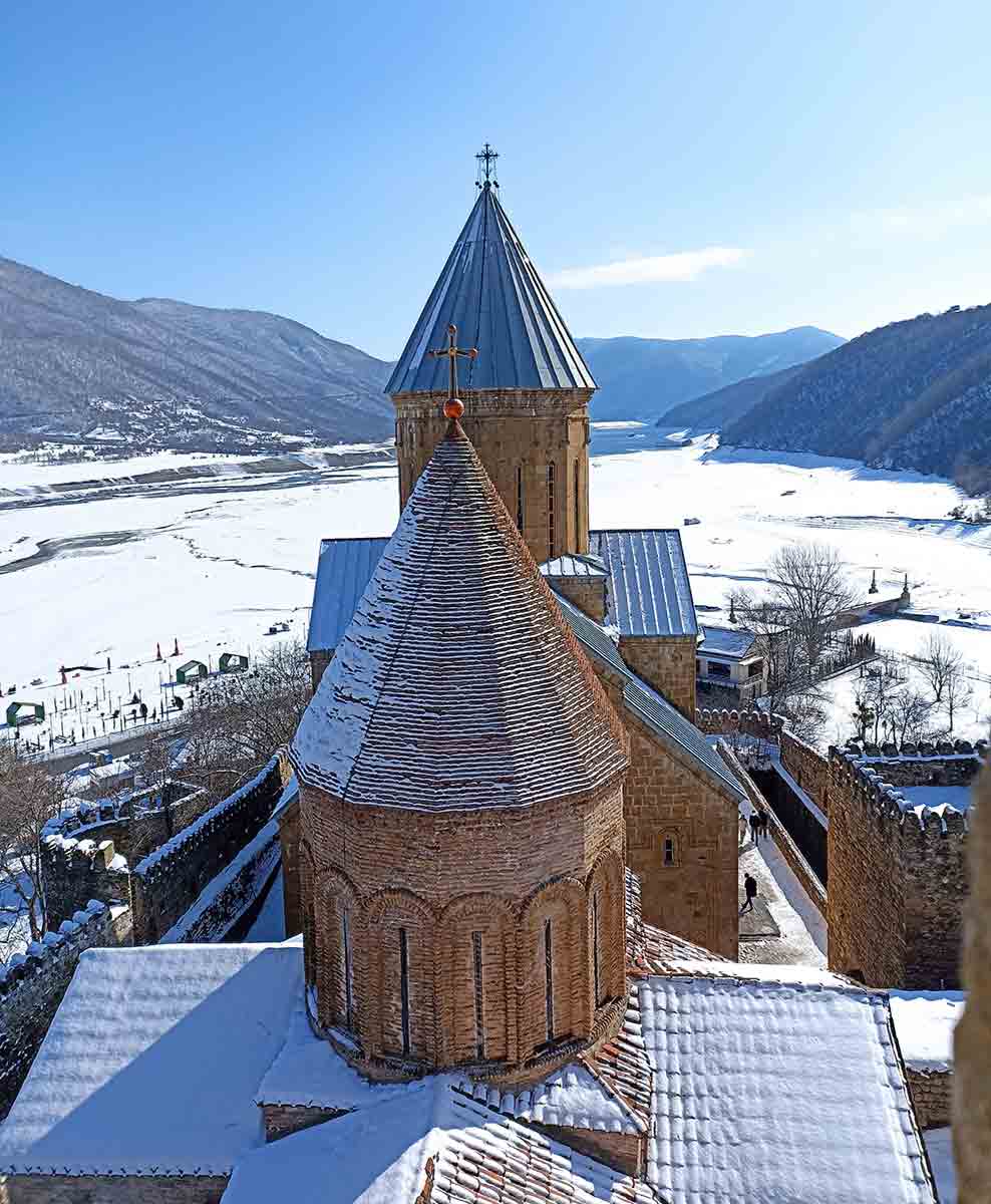 ananuri fortress churches