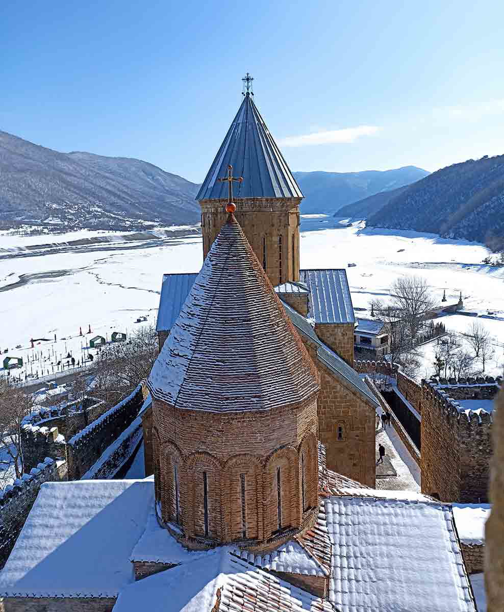 ananuri fortress churches