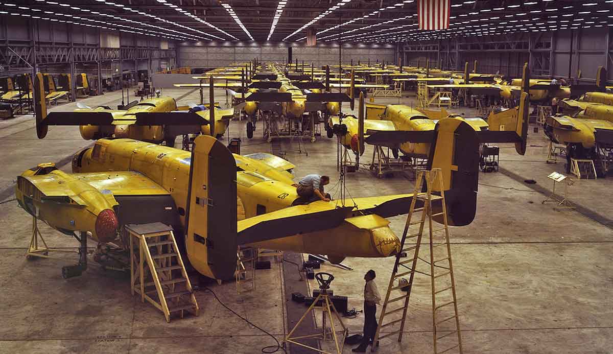 b 25 mitchell bomber factory