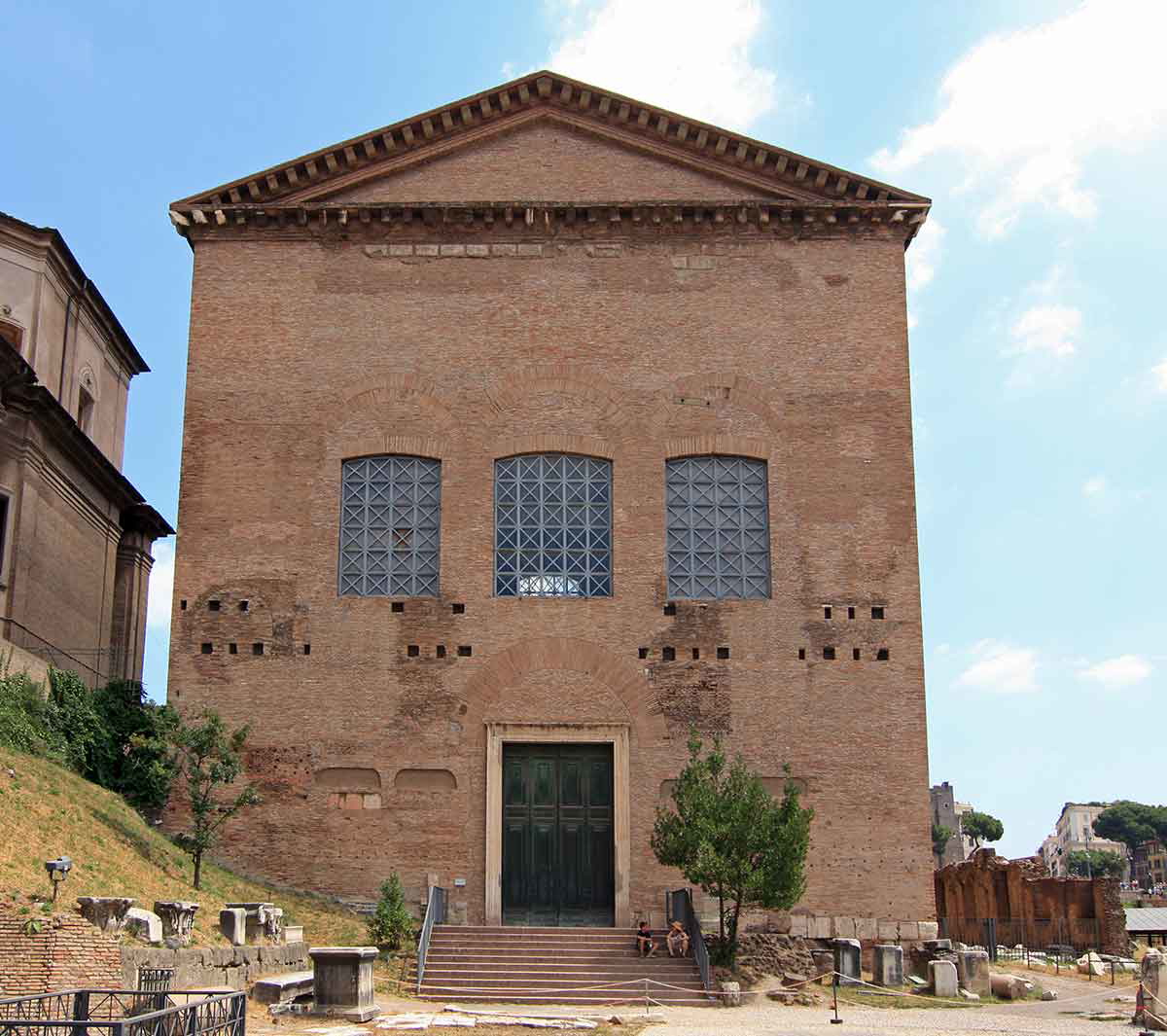 curia iulia front