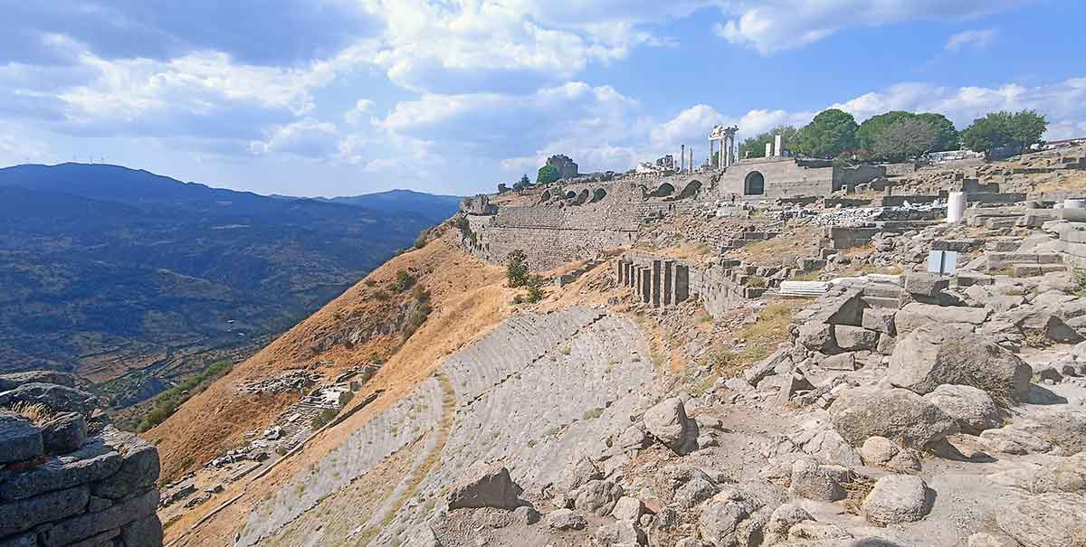 hellenistic theater pergamon