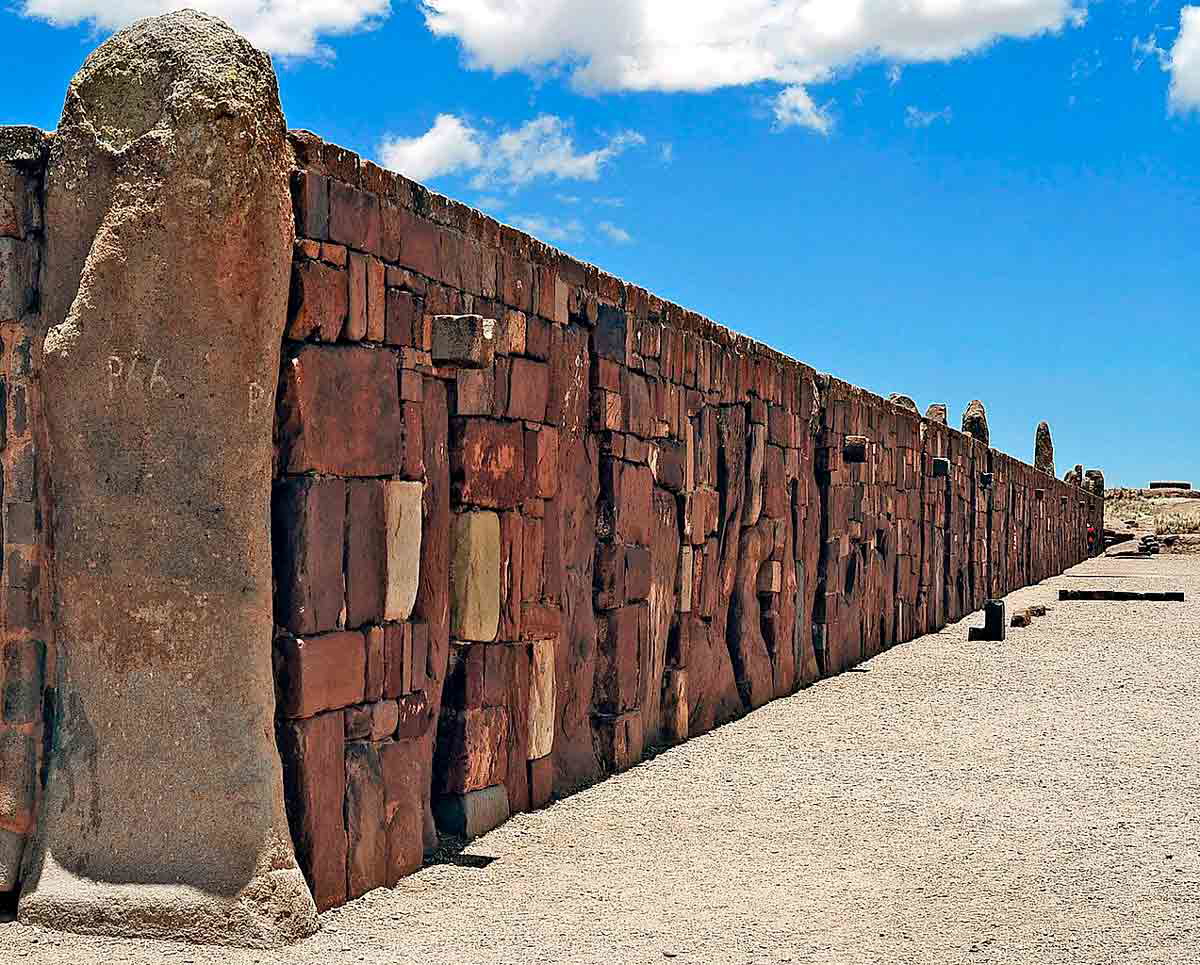kalasasaya masonary wall tiwanaku