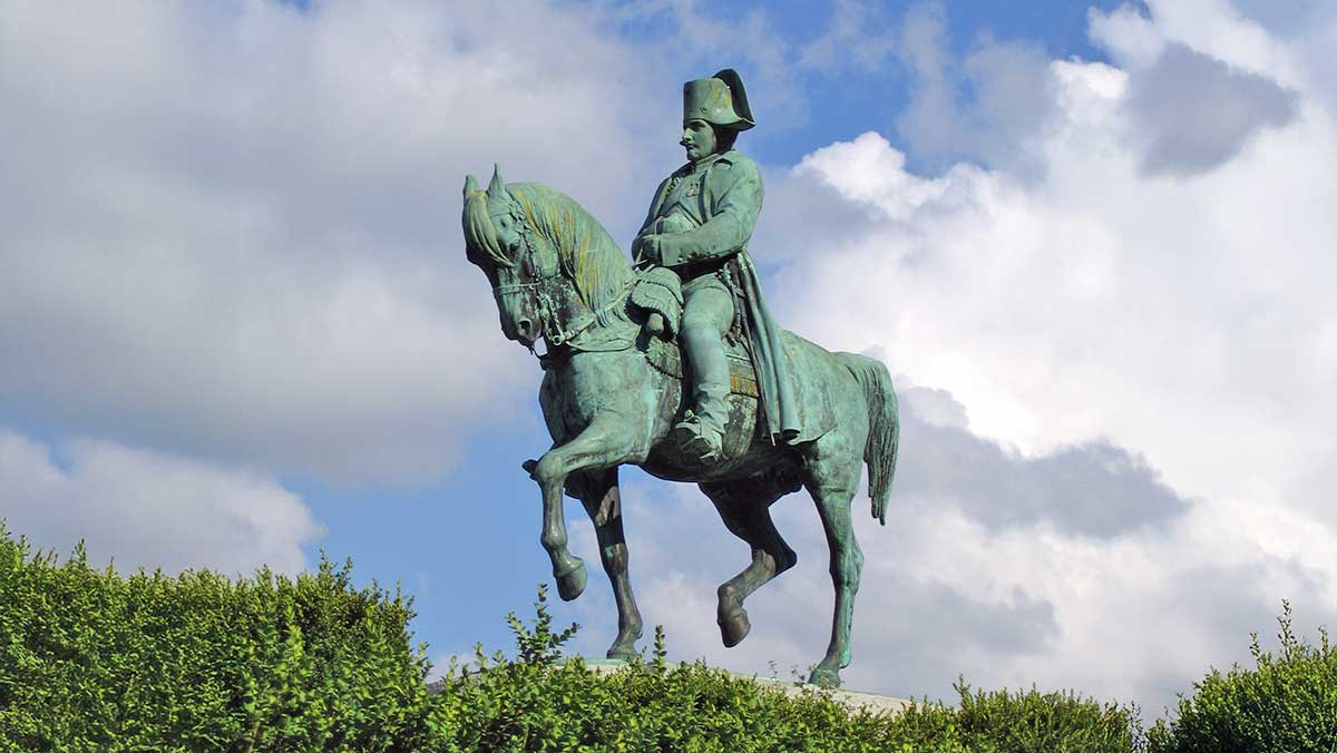 napoleon equestrian statue laffrey