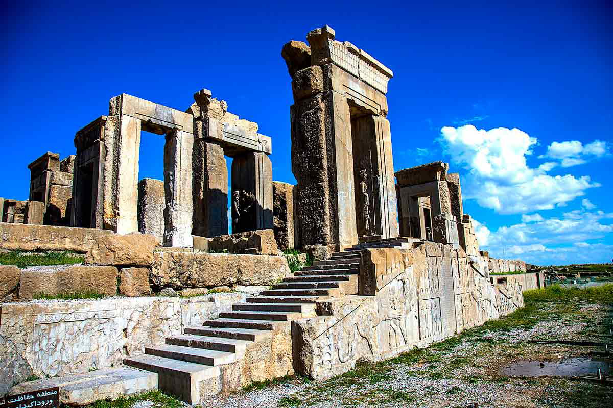 persepolis intro shiraz iran