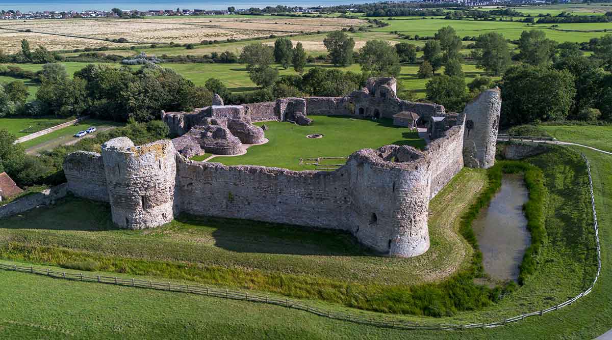 pevensey castle ruins