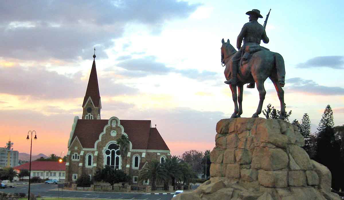 reiterdenkmal windhoek statue