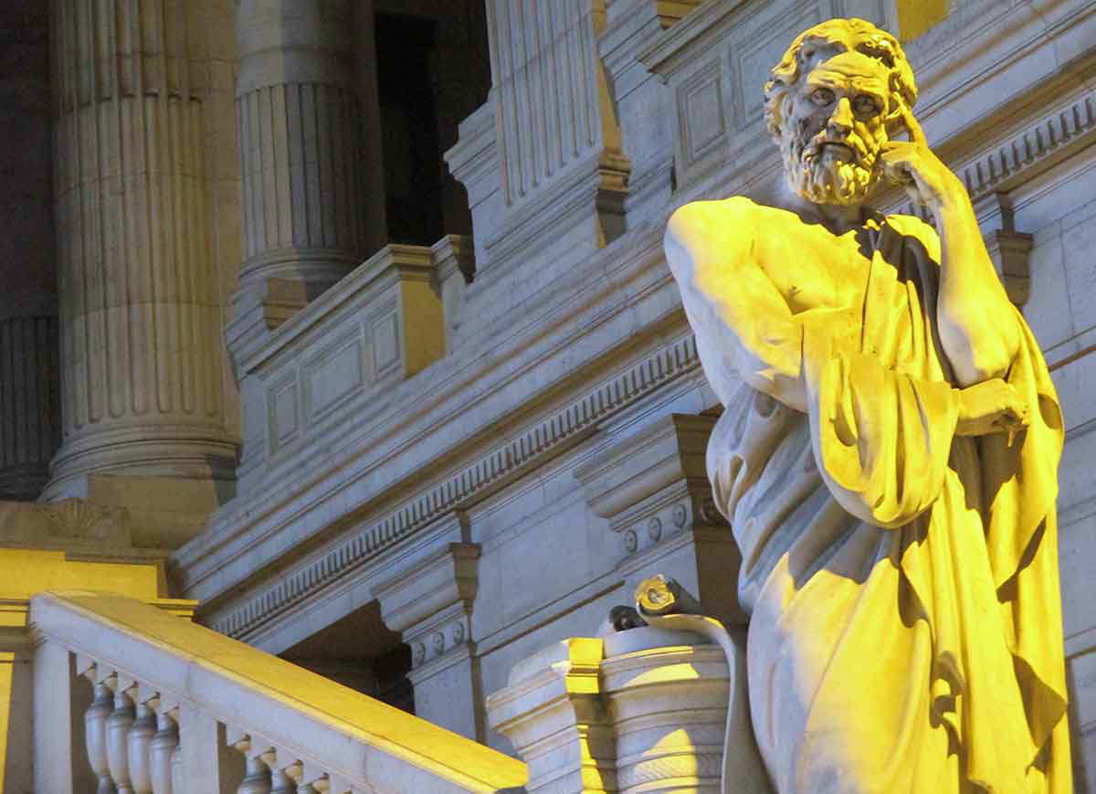 statue lycurgus sparta law courts brussels