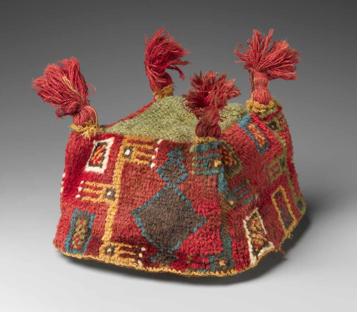 wari four cornered hat