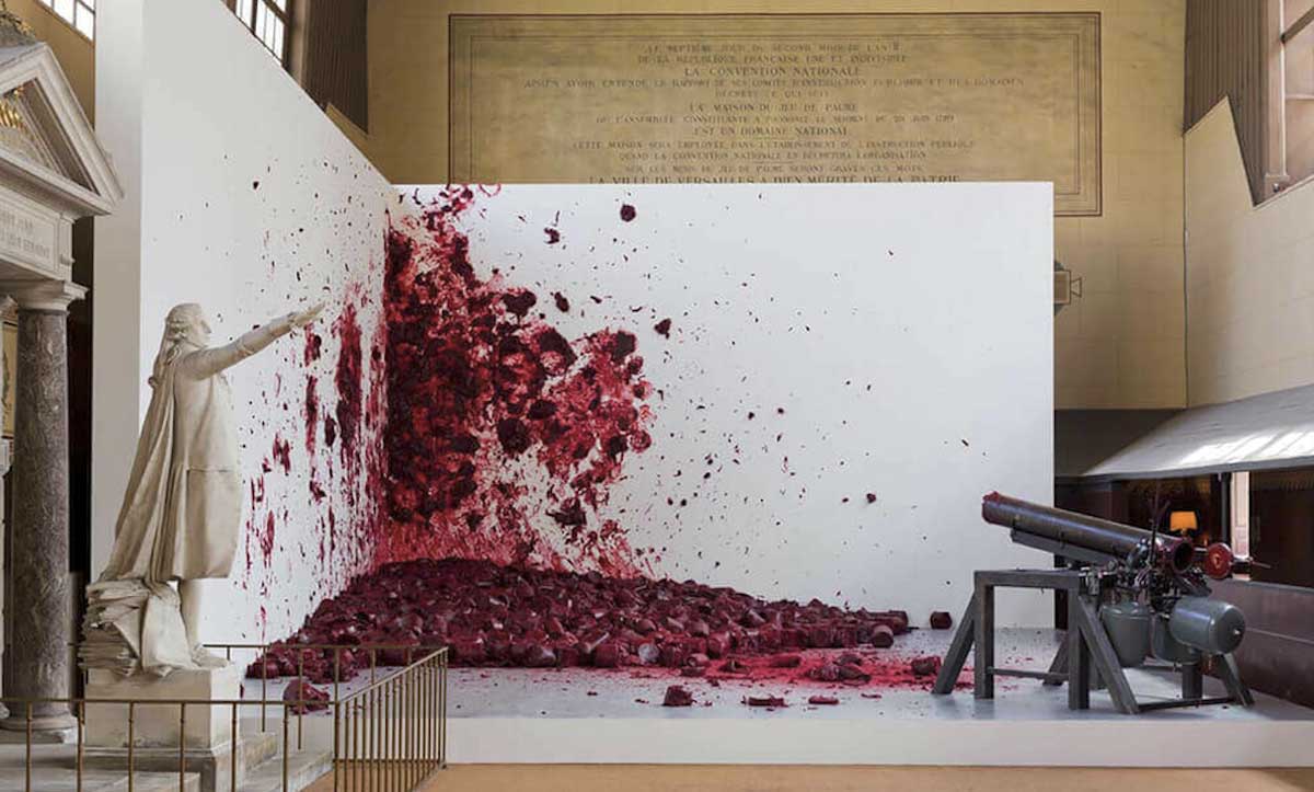anish kapoor shooting corner gallery installation