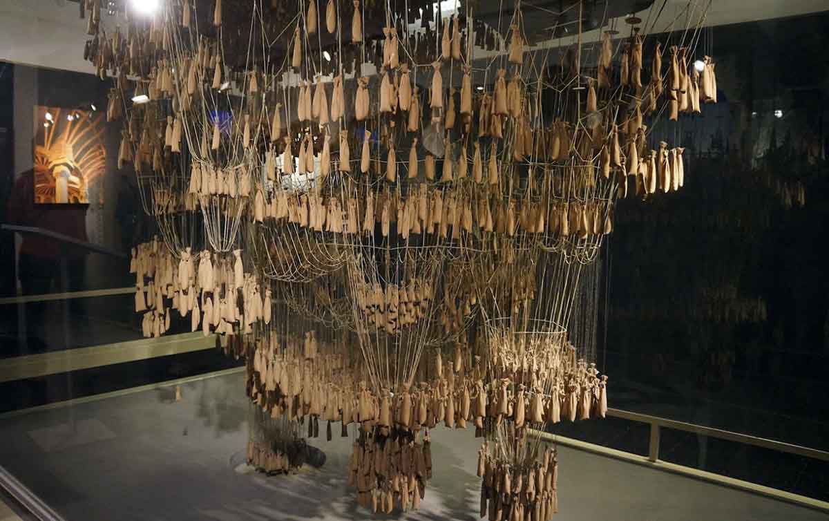 antoni gaudi chain model