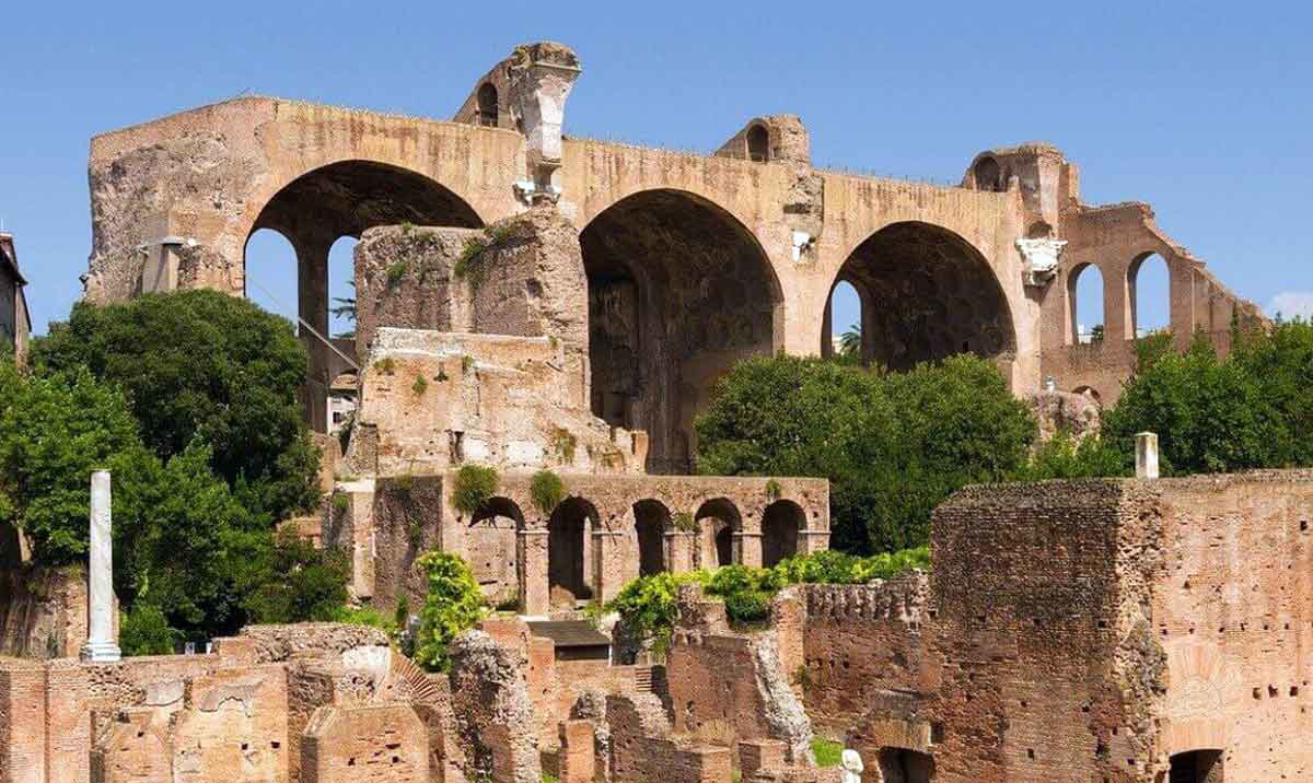 basilica maxentius rome constantine britannica