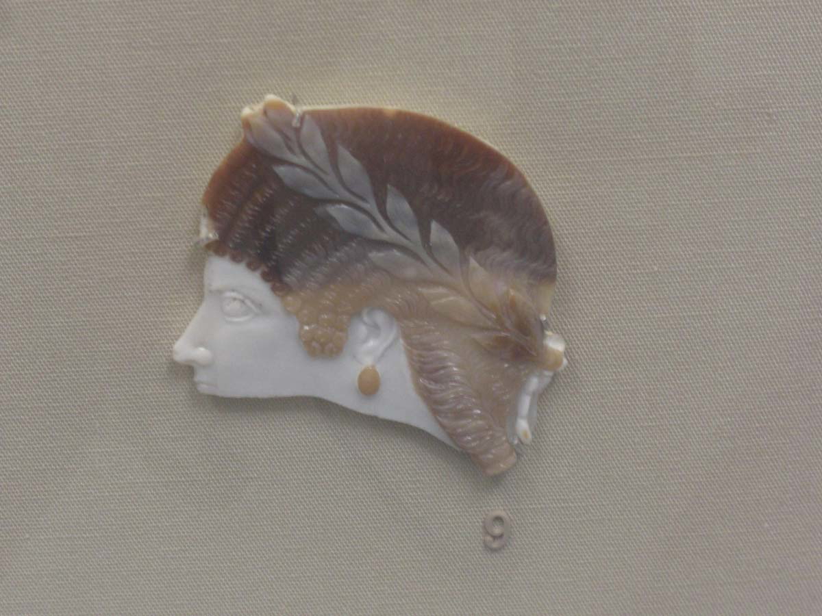 broken cameo drusilla
