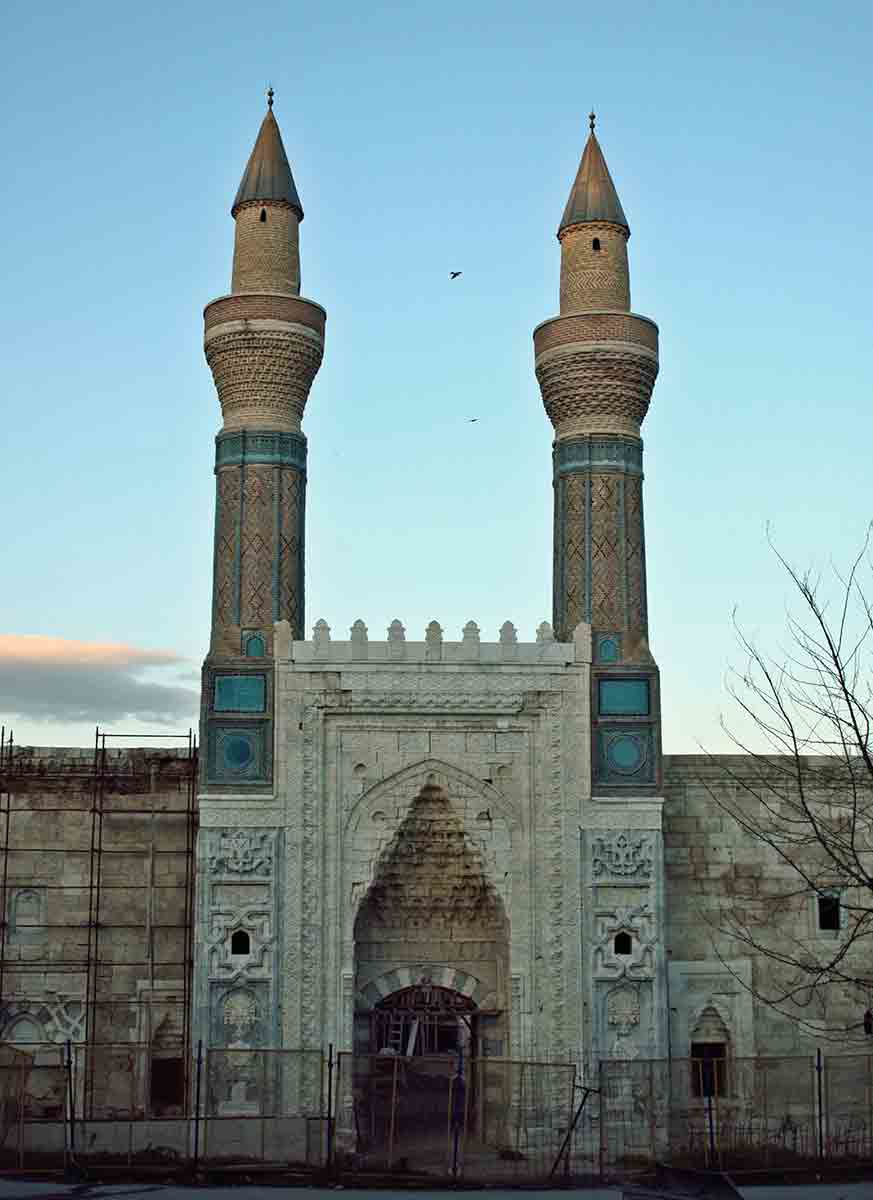 gök madrasa sivas turkiye