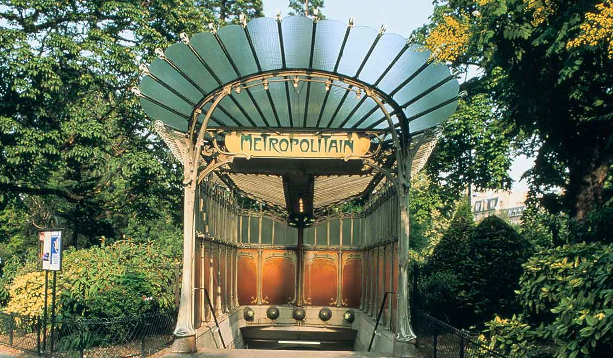 hector guimard metro entrance