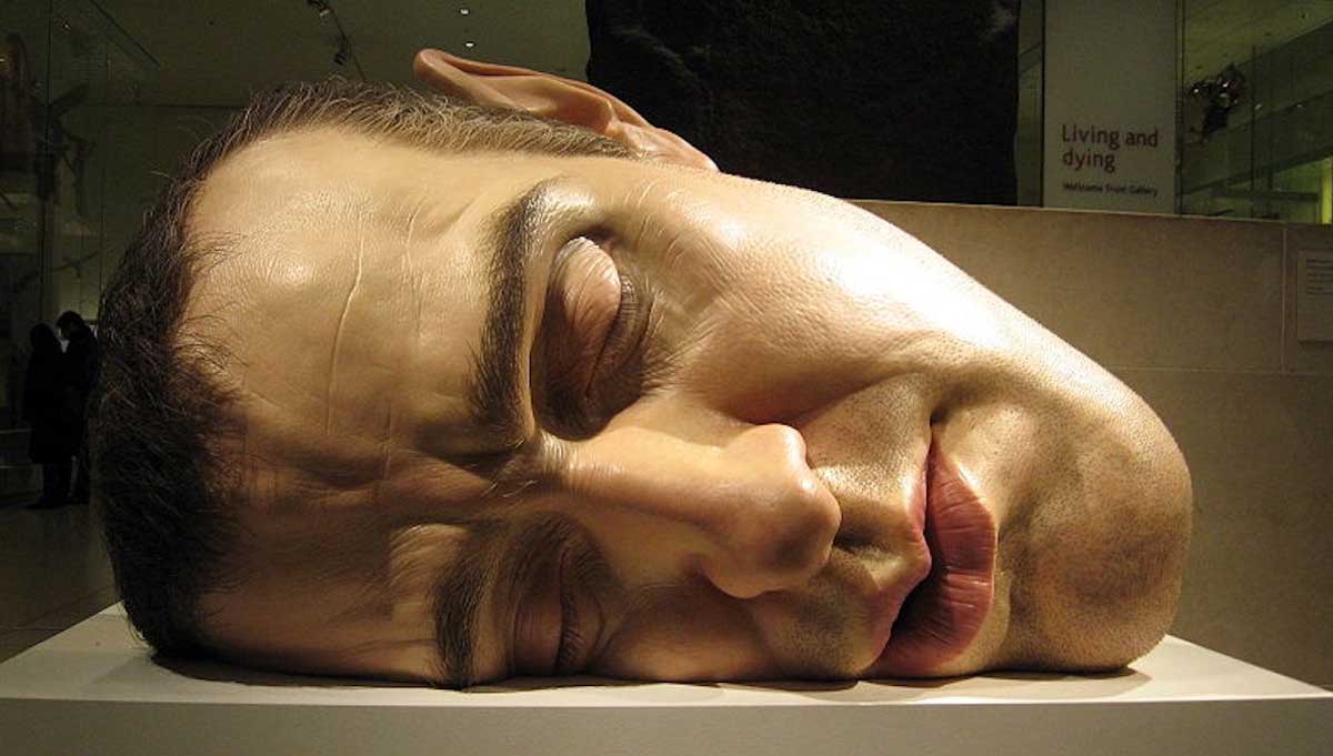 hyperrealism mask ron mueck 2001