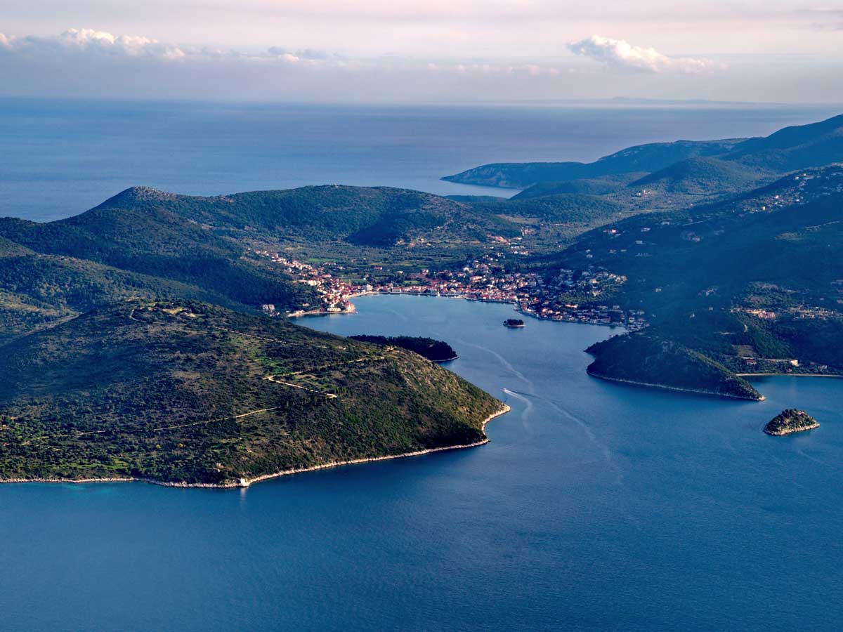 ithaca vathy bay zhang yu cc by 2