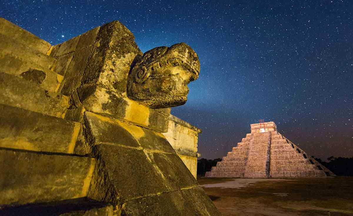 photo of chichen itza