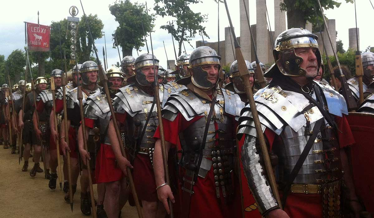 roman soldiers marching