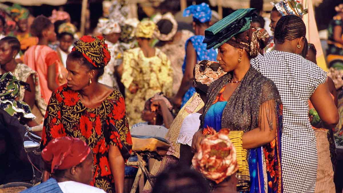 women ziguinchor senegal market