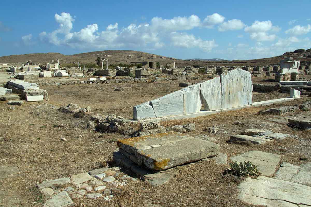 Stoa Antigonos Delos 250sBCE Wikimedia