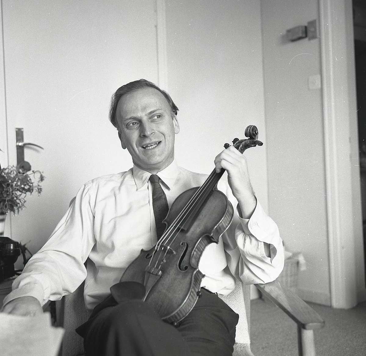 Yehudi Menuhin violinist