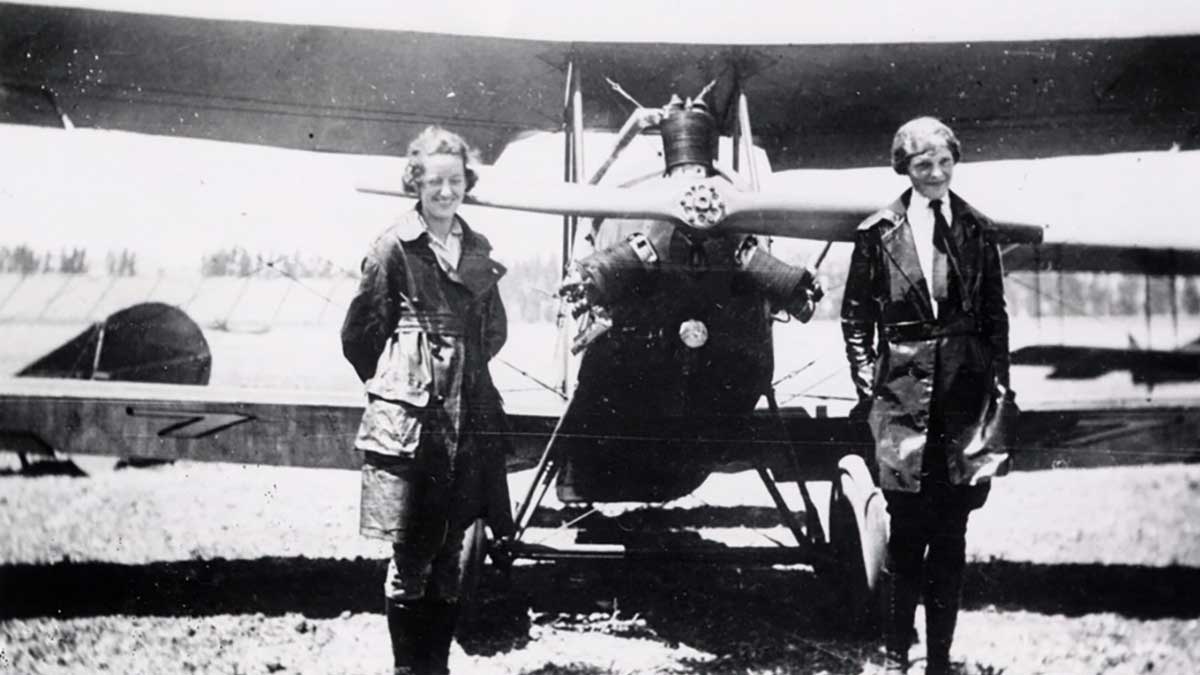 amelia earhart with neta snook photo