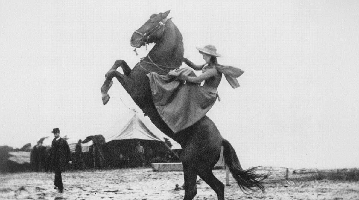 annie oakley on horseback