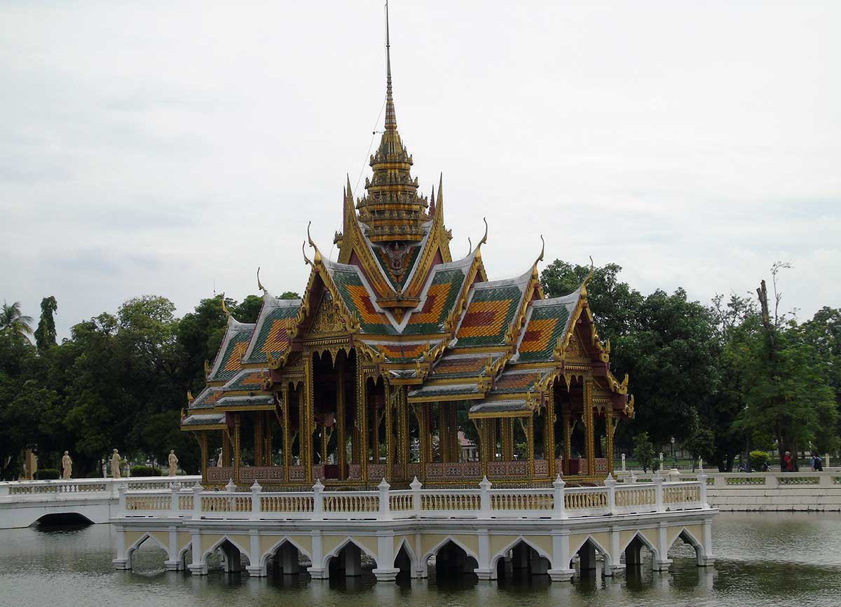 bang pa in palace ayutthaya.jpg