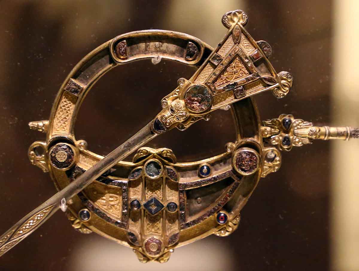 brooch of tara