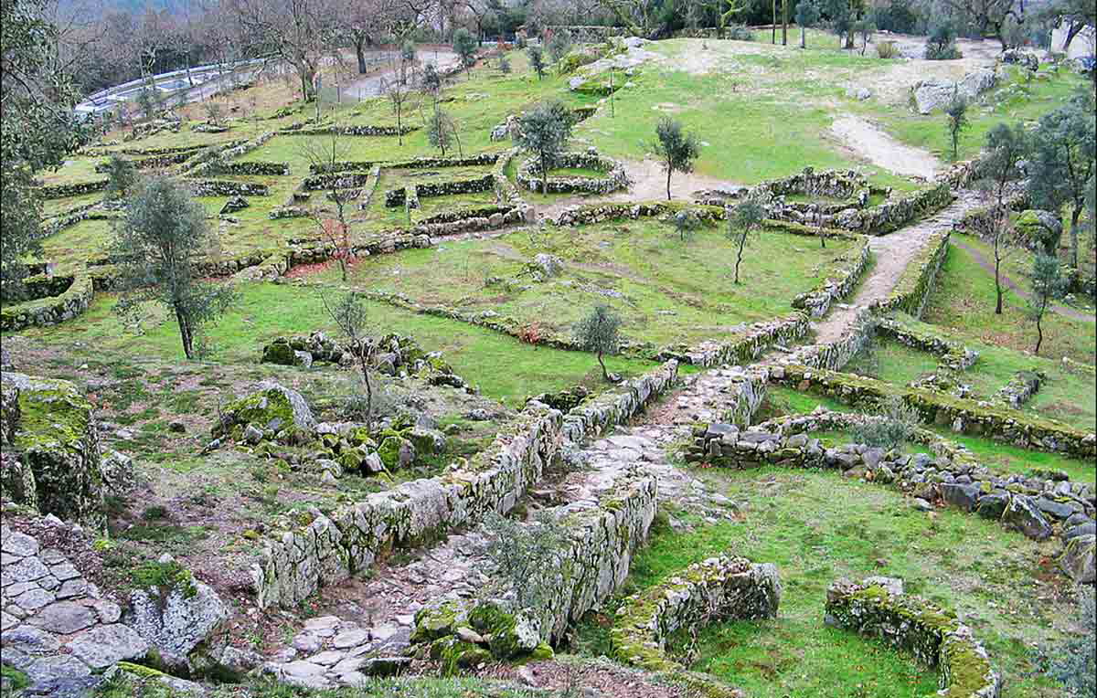 citania briteiros streets