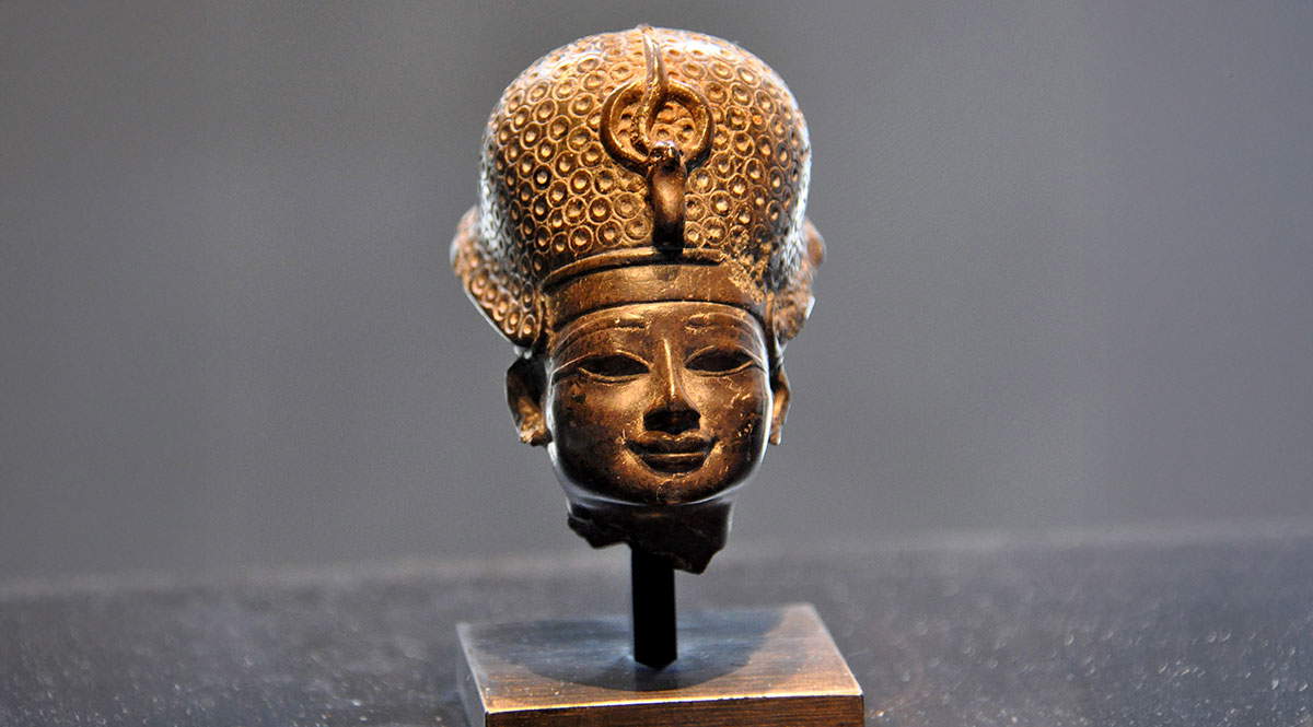 head of thutmose iv