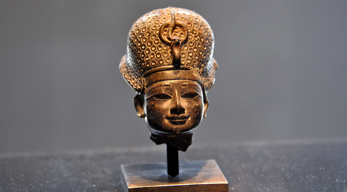 head of thutmose iv