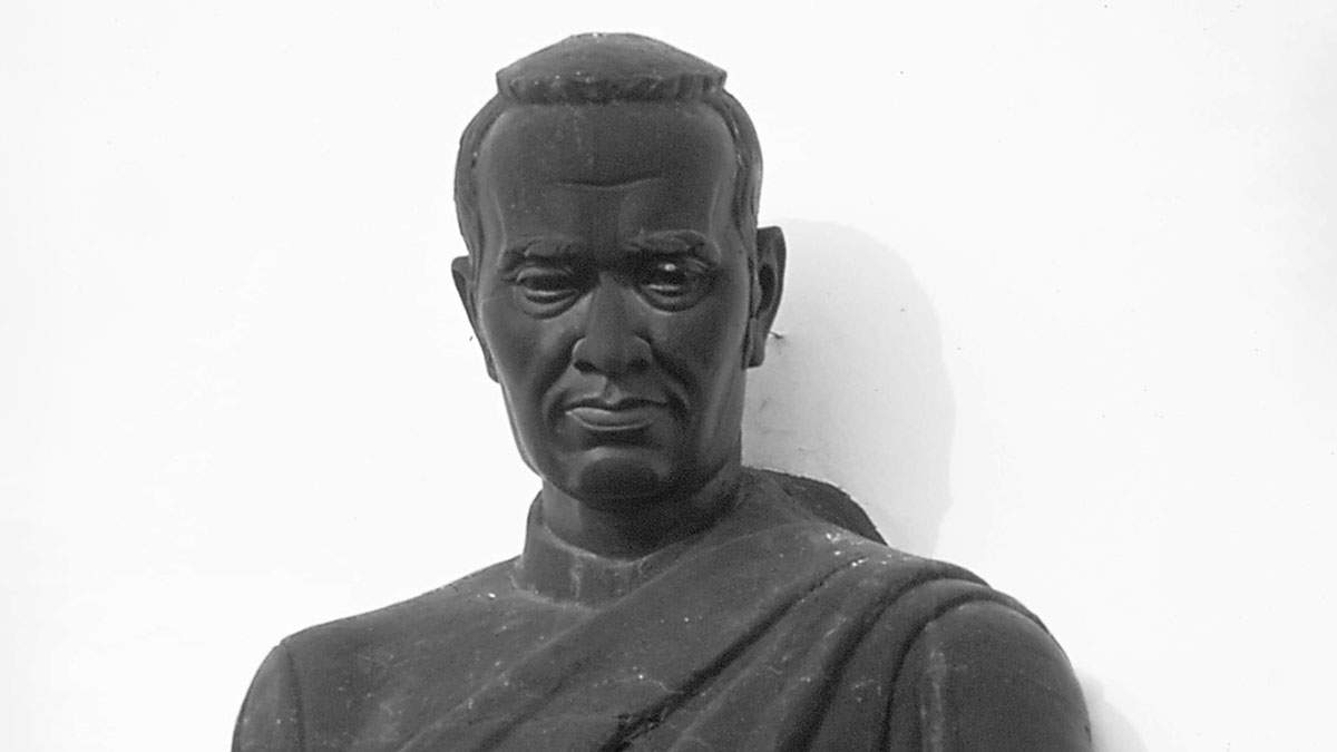 king trailok statue