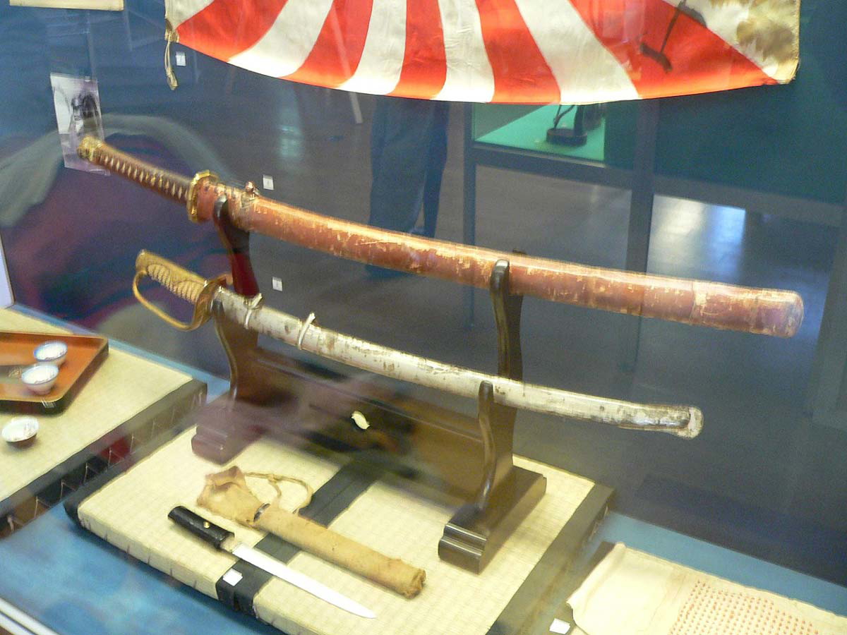 kyu gunto shin gunto katana display