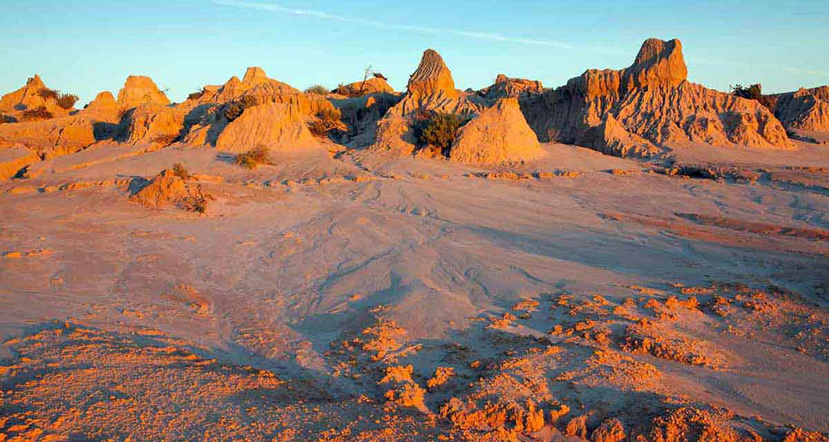 lake mungo lunette mungo man