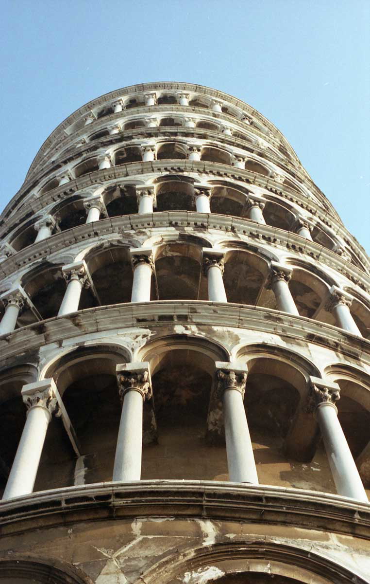 leaning tower of pisa close up
