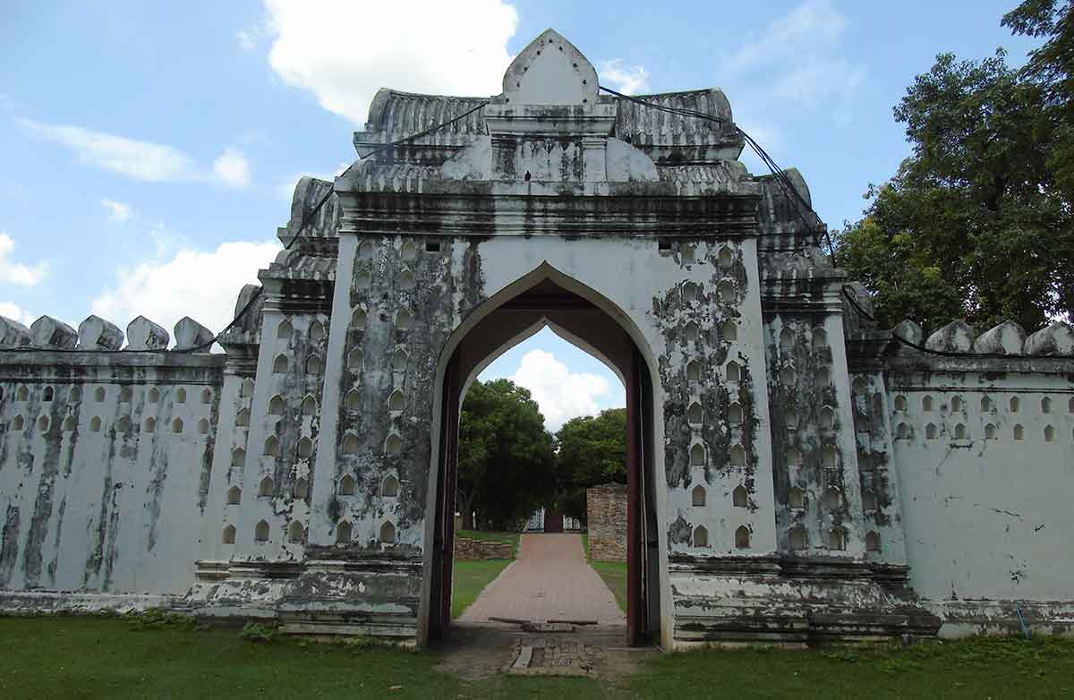 lopburi palace gate
