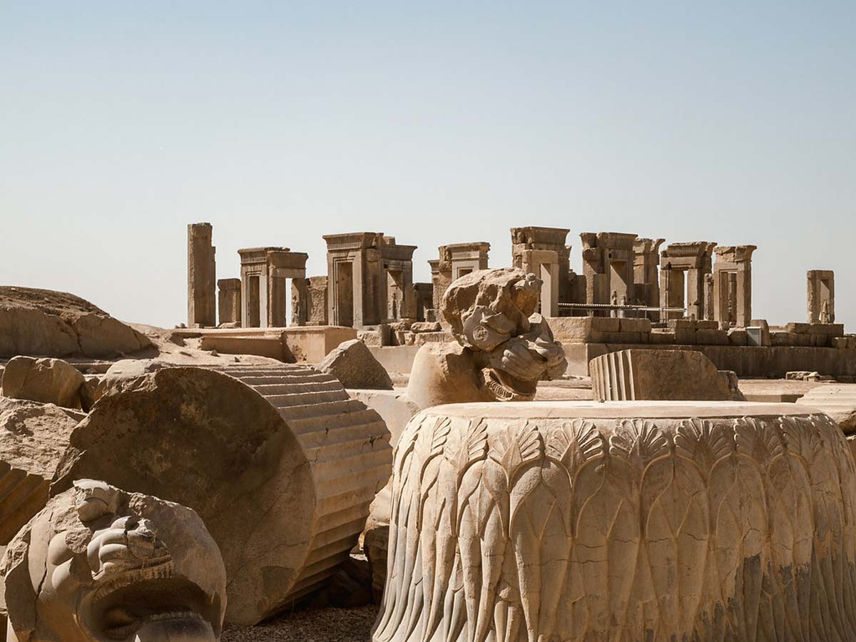 palaca of darius persepolis iran
