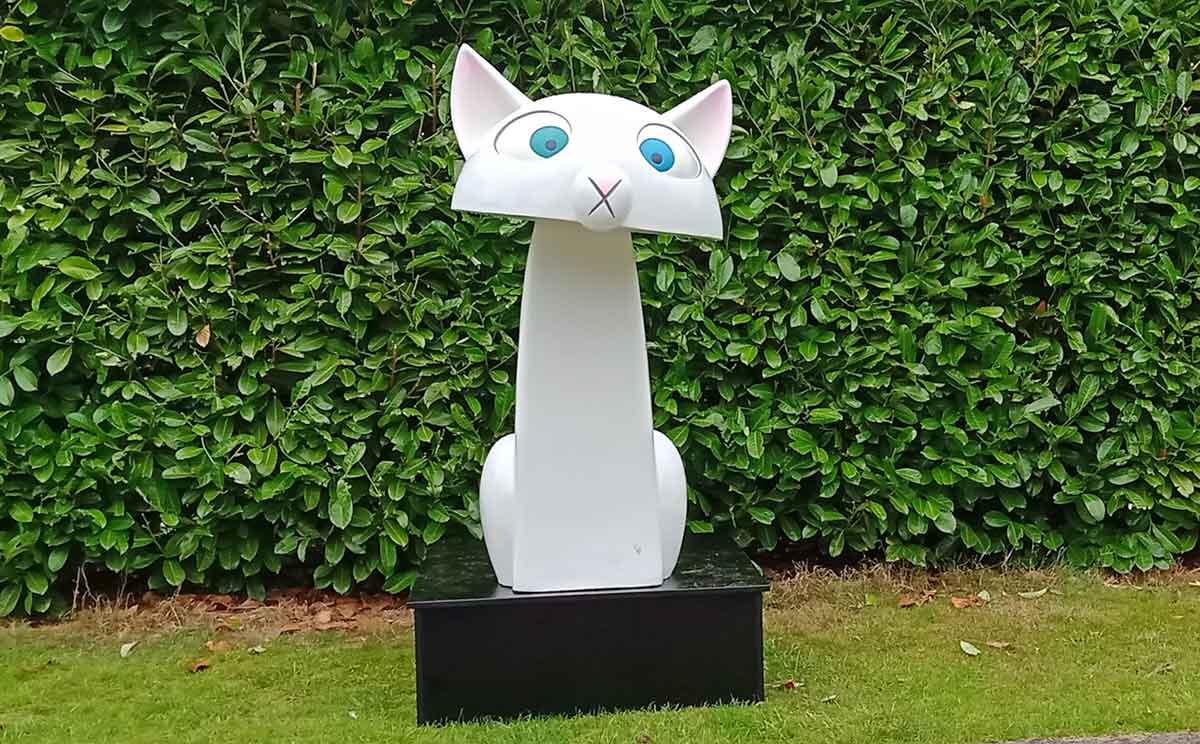 pangur ban white cat