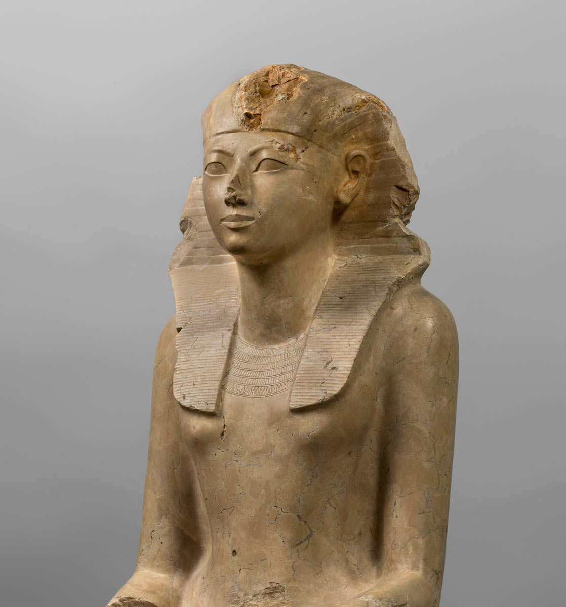 seated statue hatshepsut