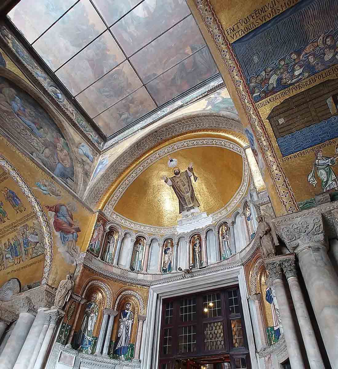 st mark basilica inside