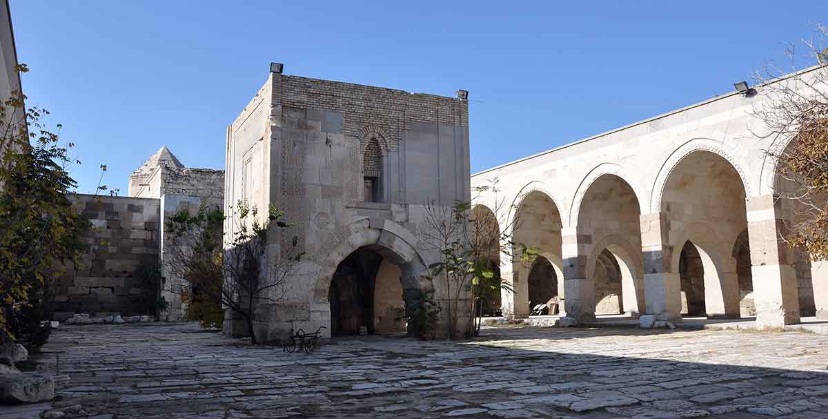 sultanhani caravanserai turkey