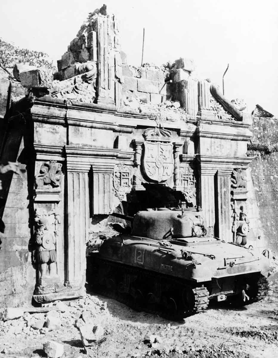 tank during battle of manila 1945