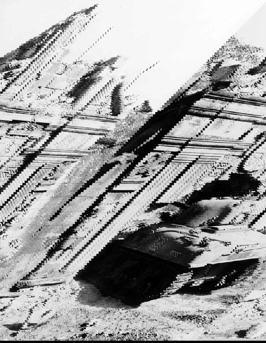 tank during battle of manila 1945