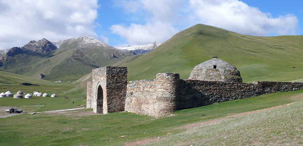 tash rabat caravanserais